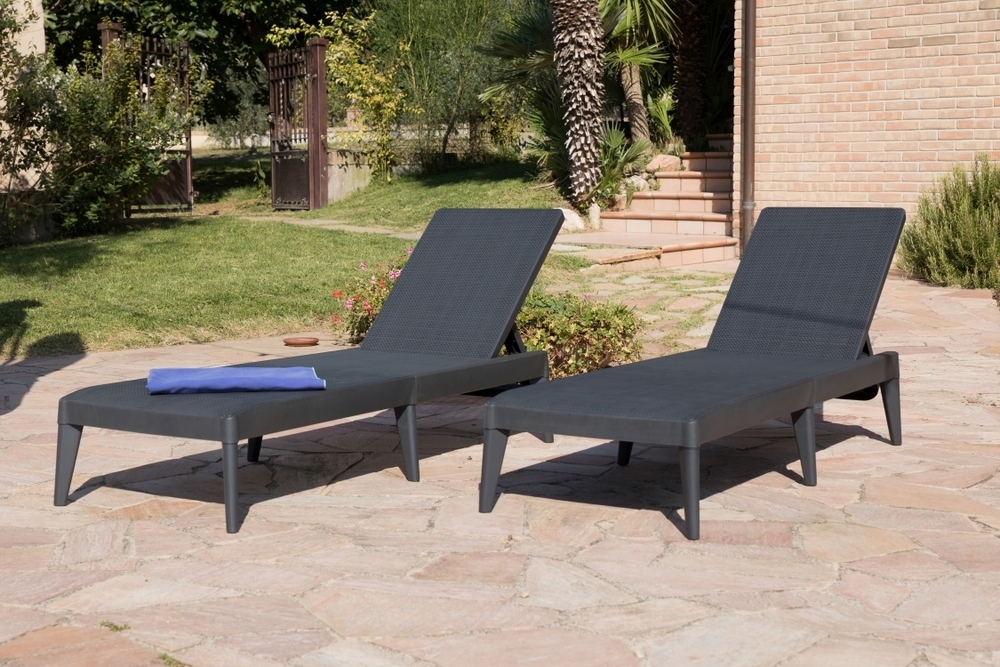 Vrtni ležalnik iz plastike SIROLO - grafit