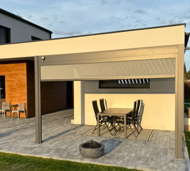 Bioklimatická pergola ke stěně INTRO PLUS 4x3 m Rojaplast (foto 48)