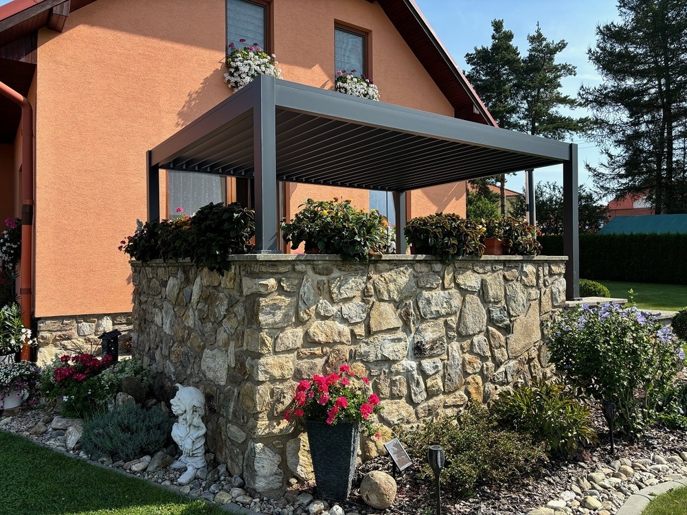 Bioklimatická pergola INTRO PLUS 4x3 m Rojaplast (foto 61)