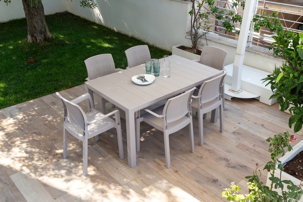 Plastična miza DAVIDE - siva