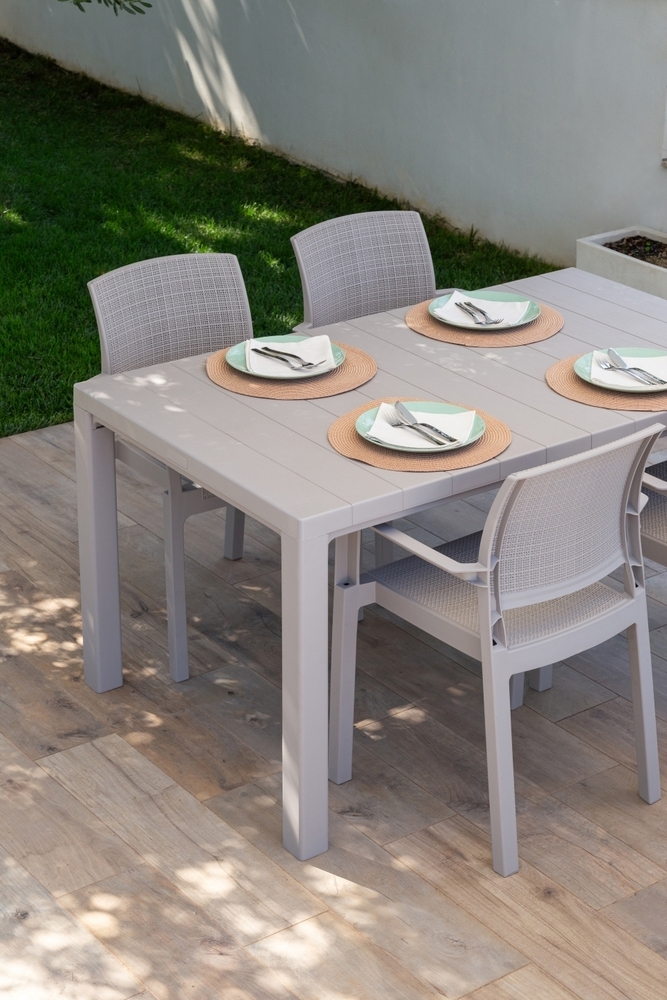 Plastična miza DAVIDE - siva