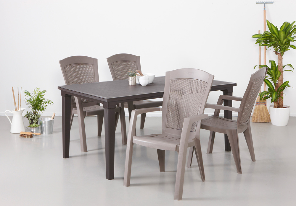 Plastični fotelj MINNESOTA - cappuccino