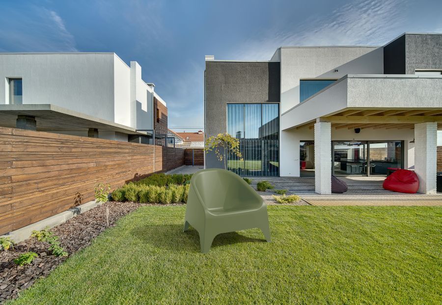 Plastični fotelj MATERA - zeleni žajbelj