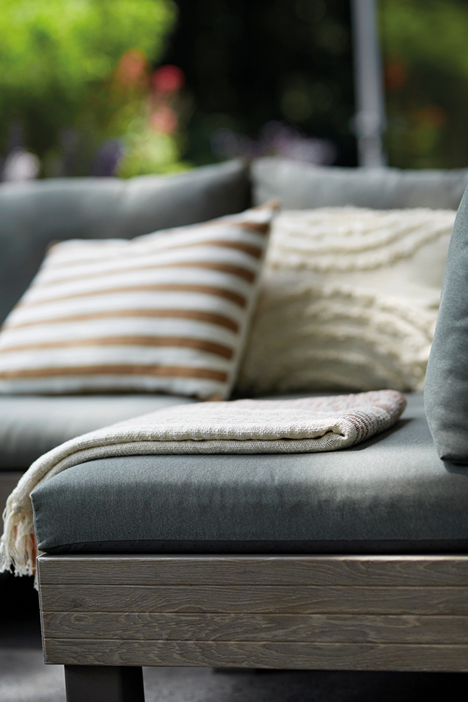 Vrtni plastični set ELEMENTS SIGNATURE - oreh