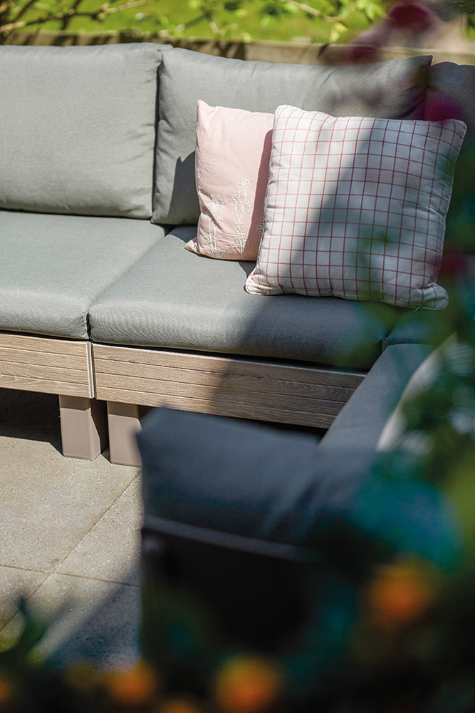 Vrtni plastični set ELEMENTS SIGNATURE - oreh