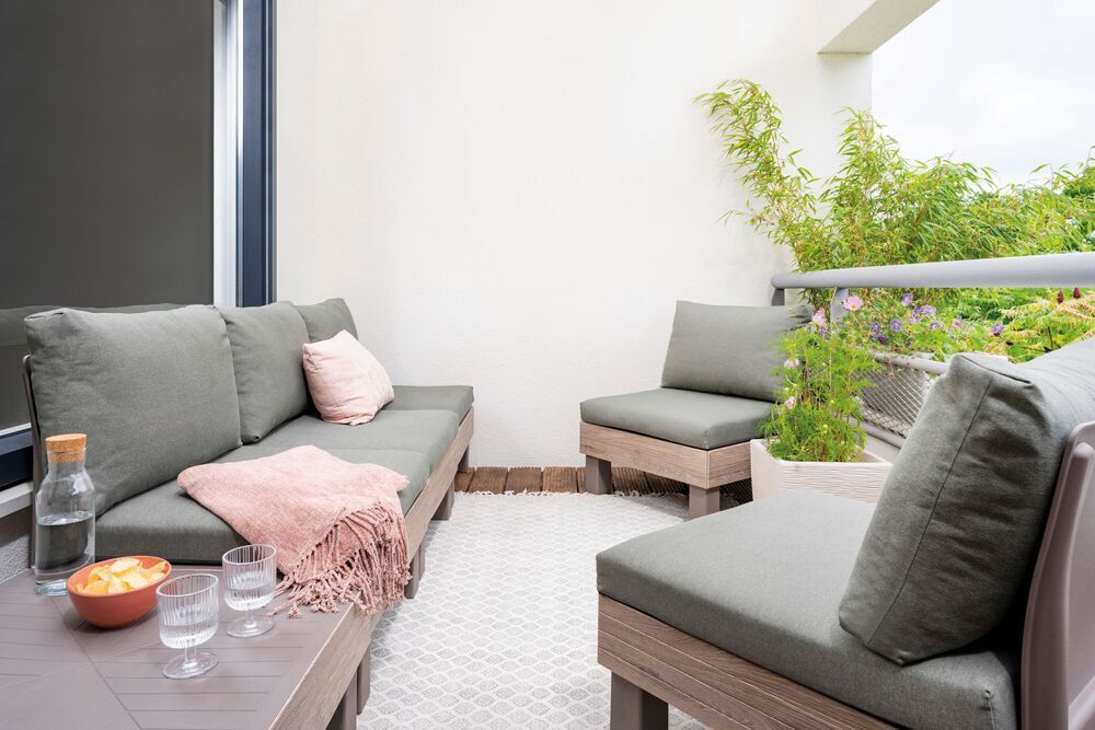 ELEMENTS SIGNATURE plastični vrtni stol - oreh