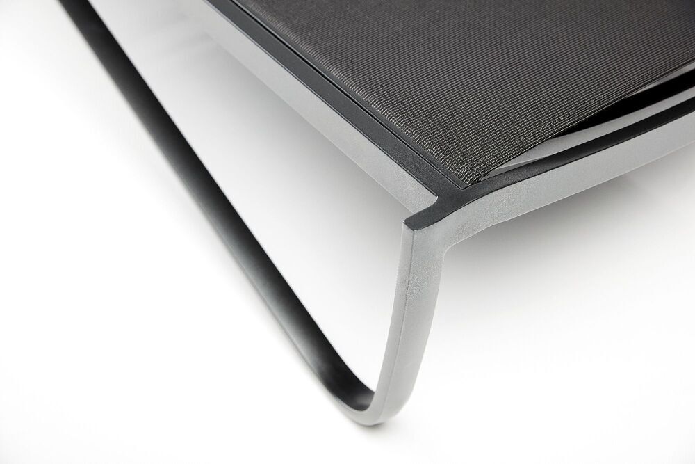 KETTLER DIAMOND aluminijasti ležalnik s tikovimi nasloni za roke - antracit / antracit