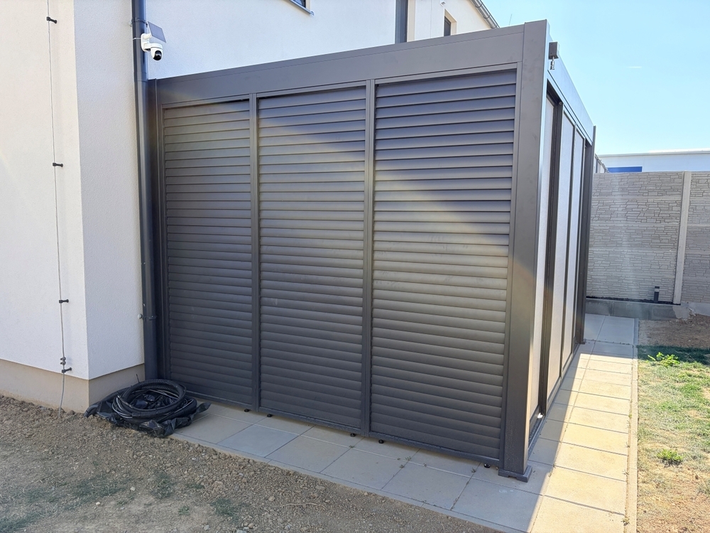 Pergola PANEL LAMELY zastínění fixní horizontální 1 m pro bioklimatickou Rojaplast (foto 115)
